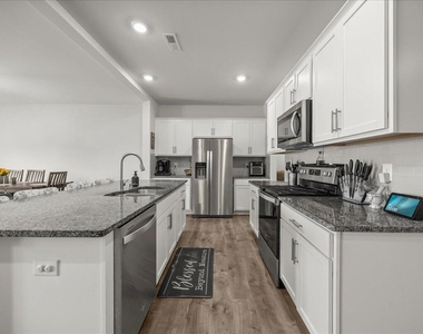40 Branch Wood Drive - Photo Thumbnail 7