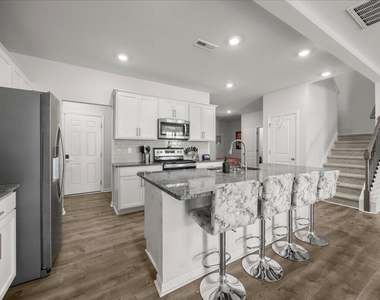 40 Branch Wood Drive - Photo Thumbnail 9