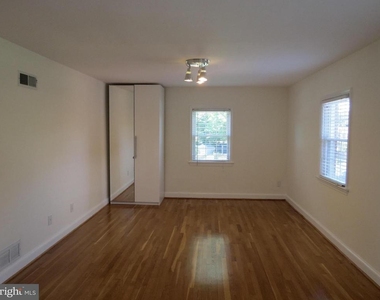 9603 Evergreen Street - Photo Thumbnail 8