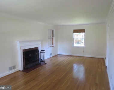 9603 Evergreen Street - Photo Thumbnail 5