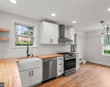 2200 Windham Lane - Photo Thumbnail 15