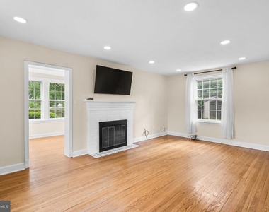 2200 Windham Lane - Photo Thumbnail 4