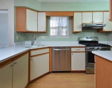425 Summerwalk Circle - Photo Thumbnail 12
