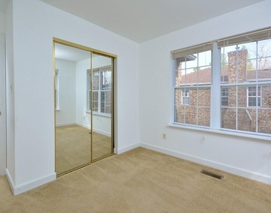 425 Summerwalk Circle - Photo Thumbnail 30