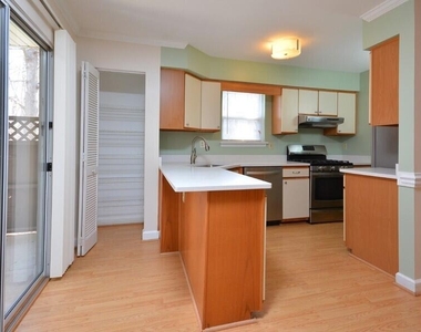 425 Summerwalk Circle - Photo Thumbnail 15