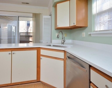425 Summerwalk Circle - Photo Thumbnail 18