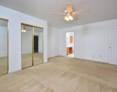 425 Summerwalk Circle - Photo Thumbnail 32