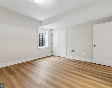 6101 Berkshire Drive - Photo Thumbnail 8