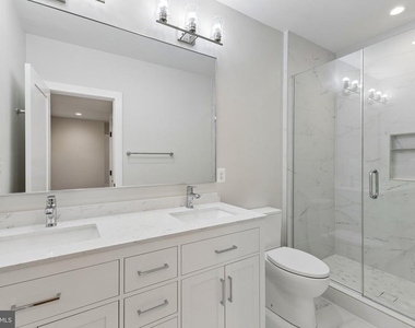 6101 Berkshire Drive - Photo Thumbnail 10