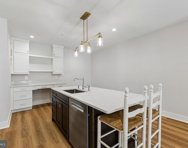 6101 Berkshire Drive - Photo Thumbnail 23