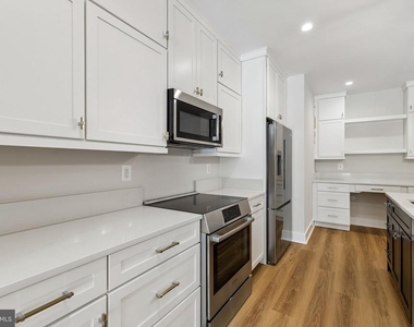 6101 Berkshire Drive - Photo Thumbnail 22