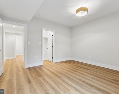 6101 Berkshire Drive - Photo Thumbnail 6