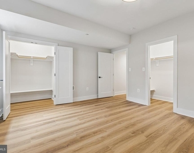 6101 Berkshire Drive - Photo Thumbnail 7