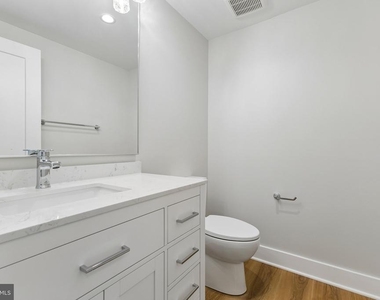 6101 Berkshire Drive - Photo Thumbnail 9