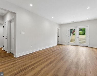6101 Berkshire Drive - Photo Thumbnail 18