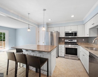 4663 Weston Place - Photo Thumbnail 7