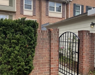 9503 Duffer Way - Photo Thumbnail 36