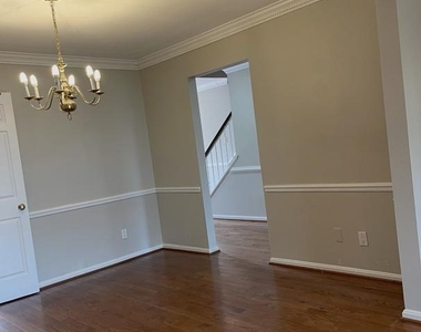 9503 Duffer Way - Photo Thumbnail 10