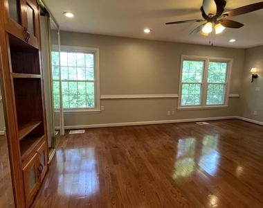 9503 Duffer Way - Photo Thumbnail 1