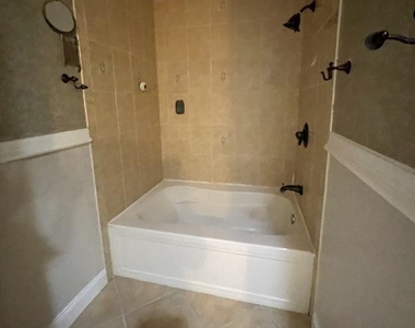9503 Duffer Way - Photo Thumbnail 15