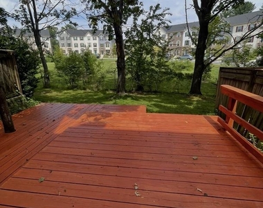 9503 Duffer Way - Photo Thumbnail 6
