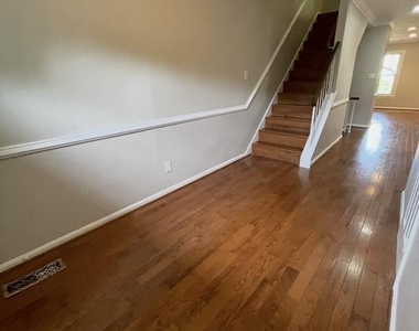 9503 Duffer Way - Photo Thumbnail 3