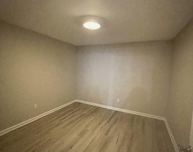 9503 Duffer Way - Photo Thumbnail 28