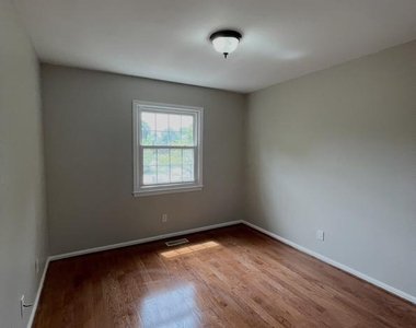 9503 Duffer Way - Photo Thumbnail 21