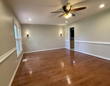 9503 Duffer Way - Photo Thumbnail 17