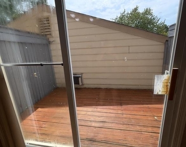 9503 Duffer Way - Photo Thumbnail 2