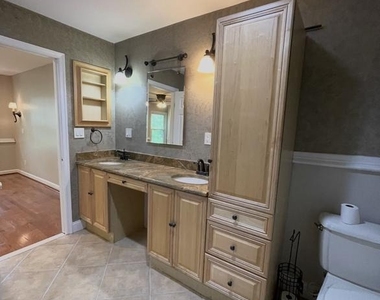 9503 Duffer Way - Photo Thumbnail 16