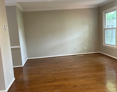 9503 Duffer Way - Photo Thumbnail 11