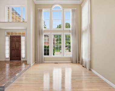 10417 Snow Point Drive - Photo Thumbnail 2
