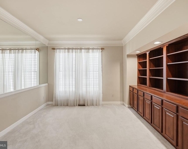 10417 Snow Point Drive - Photo Thumbnail 18