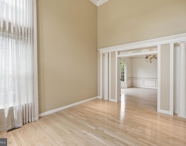 10417 Snow Point Drive - Photo Thumbnail 4