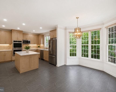 10417 Snow Point Drive - Photo Thumbnail 12