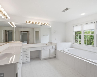 10417 Snow Point Drive - Photo Thumbnail 22