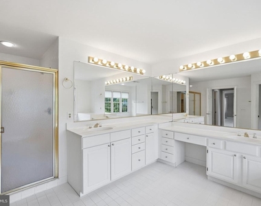 10417 Snow Point Drive - Photo Thumbnail 17