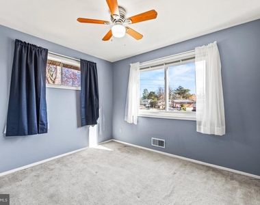 6201 Lone Oak Drive - Photo Thumbnail 18