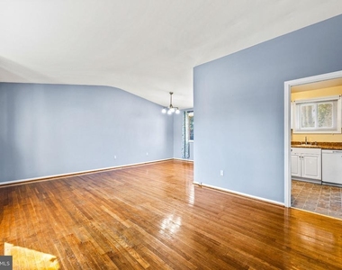 6201 Lone Oak Drive - Photo Thumbnail 2