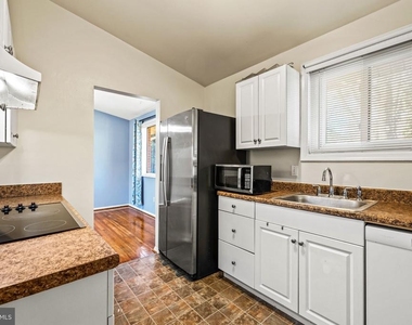 6201 Lone Oak Drive - Photo Thumbnail 7