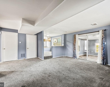 6201 Lone Oak Drive - Photo Thumbnail 10