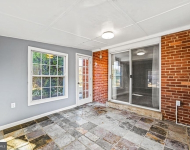 6201 Lone Oak Drive - Photo Thumbnail 11