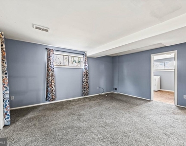 6201 Lone Oak Drive - Photo Thumbnail 9