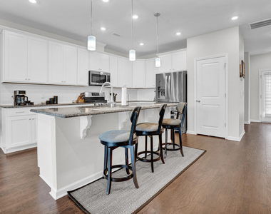 1202 Commack Drive - Photo Thumbnail 2