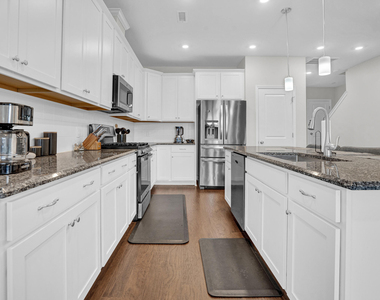 1202 Commack Drive - Photo Thumbnail 6