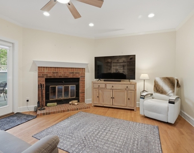 7514 Wellesley Park S - Photo Thumbnail 16