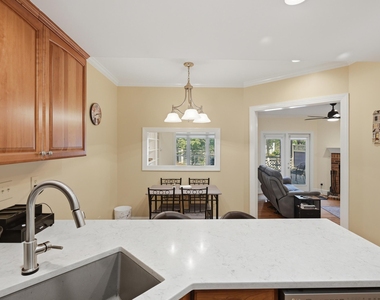 7514 Wellesley Park S - Photo Thumbnail 11