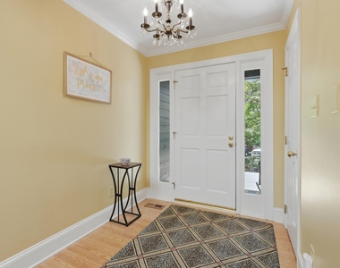 7514 Wellesley Park S - Photo Thumbnail 4