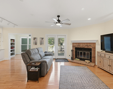 7514 Wellesley Park S - Photo Thumbnail 13